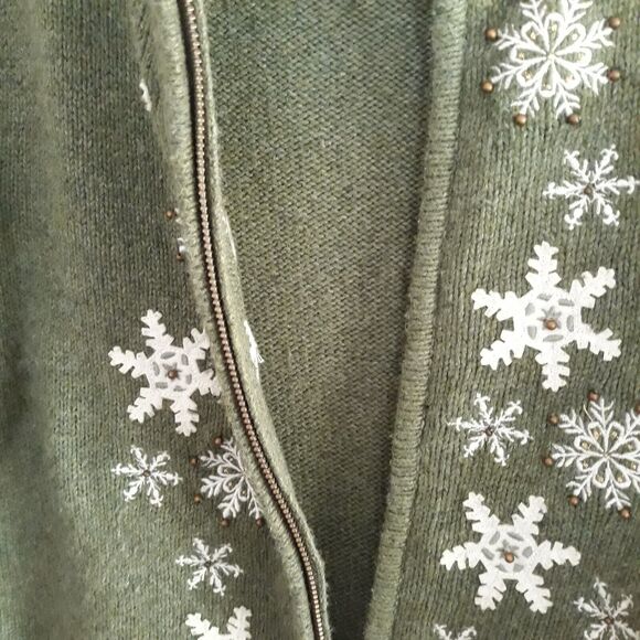 Croft & Barrow Cardigan Sweater Women's PM Sage Green  Snowflake Winter Zipper - Picture 6 of 13